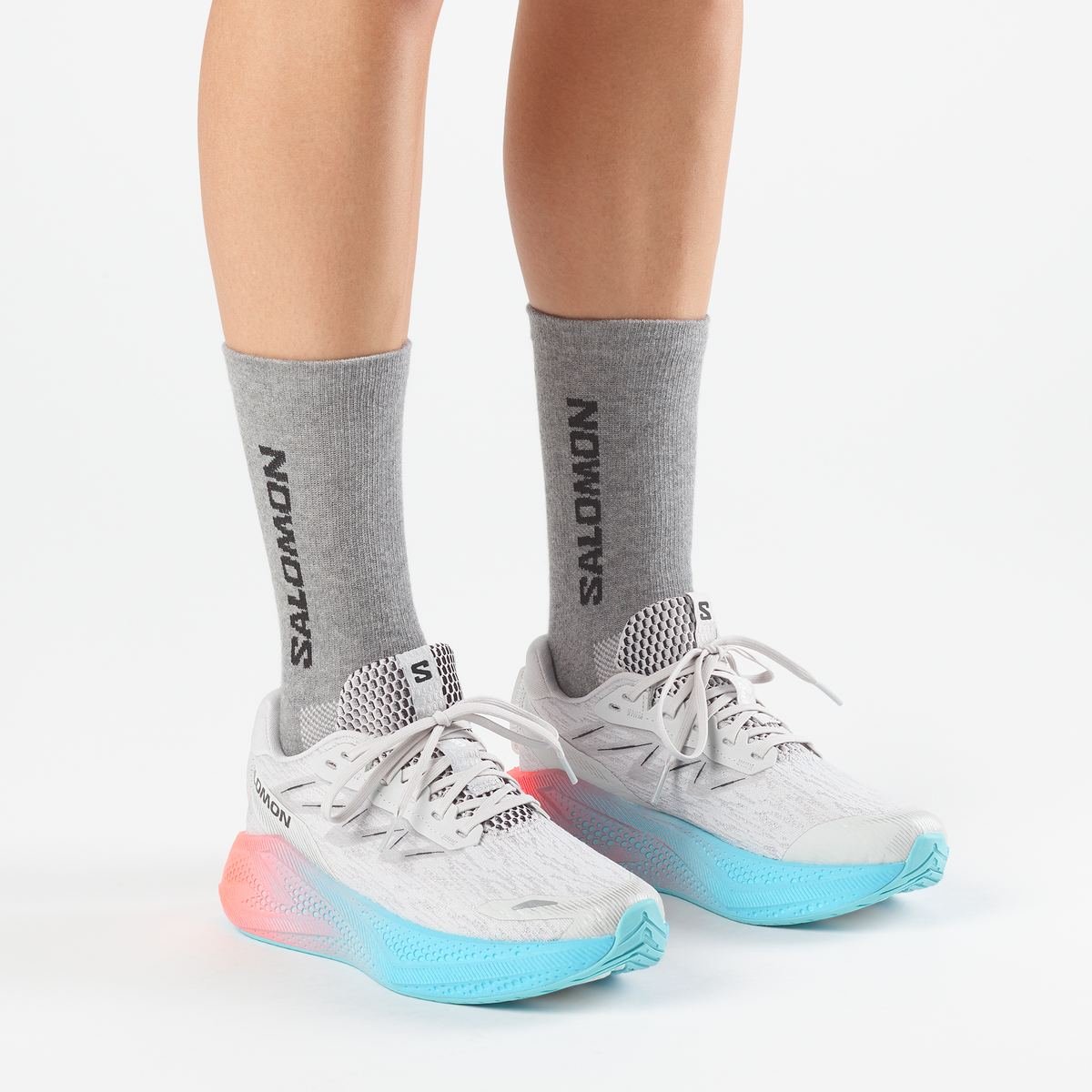 AERO GLIDE 4 GRADIENT - Grey