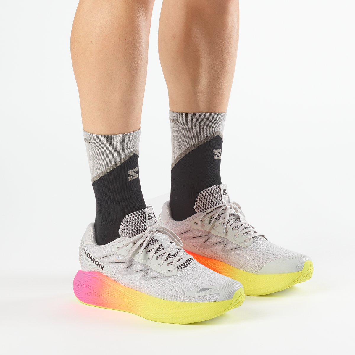 AERO GLIDE 4 GRADIENT - Grey
