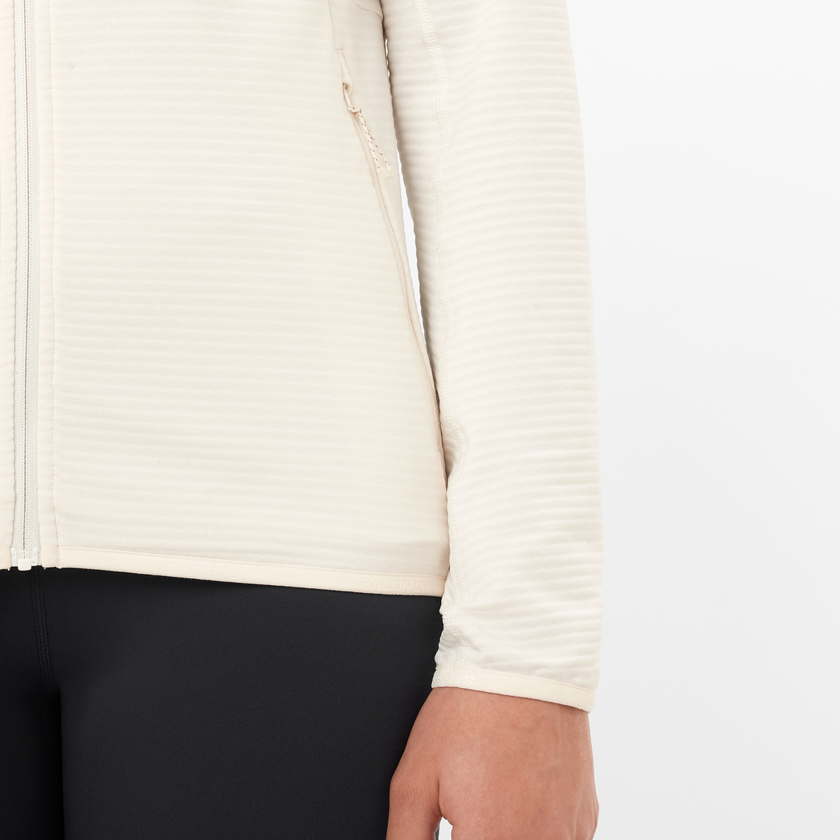 ESSENTIAL LIGHTWARM - White